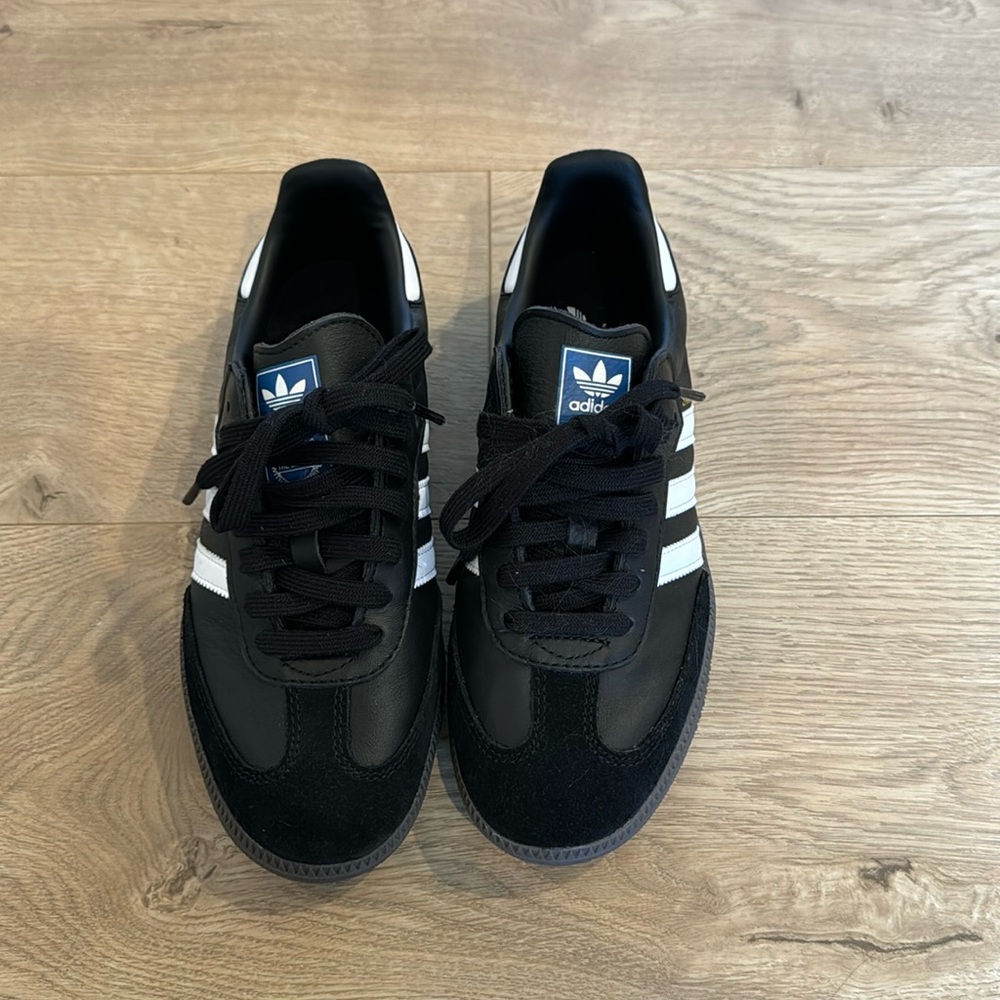 Adidas Samba Women’s Size 8 (men’s 6.5)